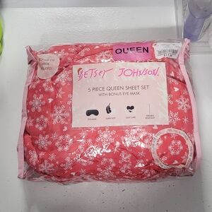 Betsey Johnson Red Snowflake Queen Sheet Set